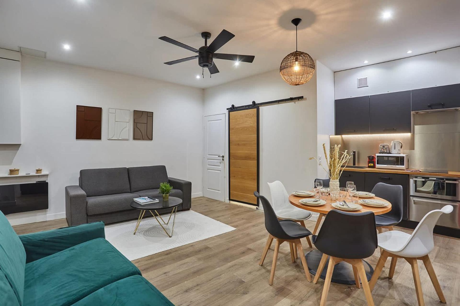 Sublime Flat In The Centre Of By Studioprestige Appartement